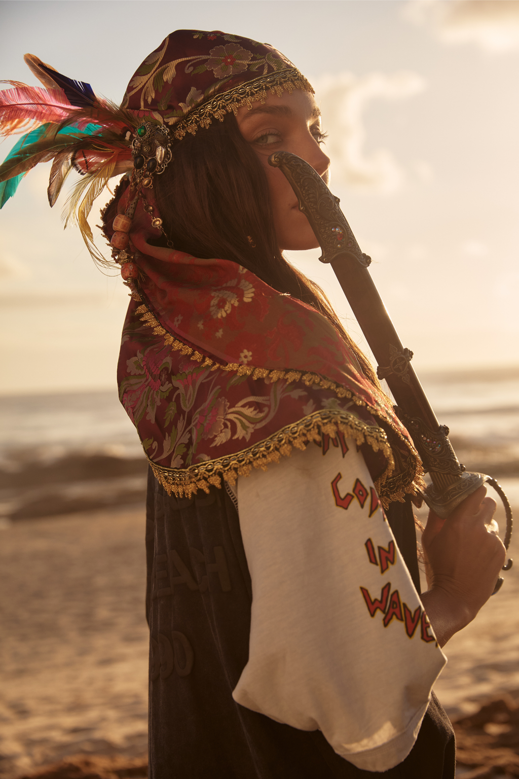 THE STAY WILD RAGLAN TEE - BLACK