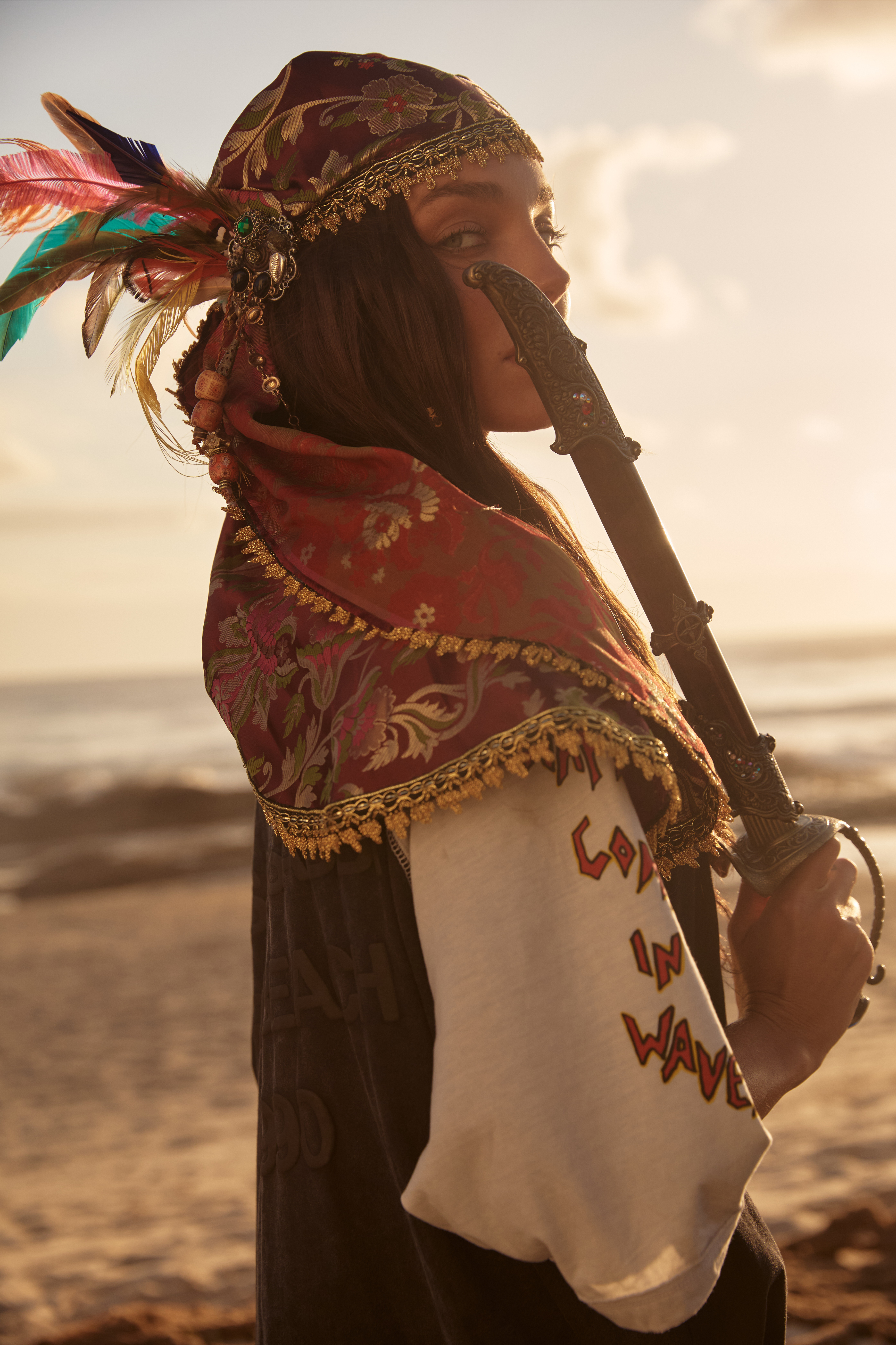 THE STAY WILD RAGLAN TEE - BLACK