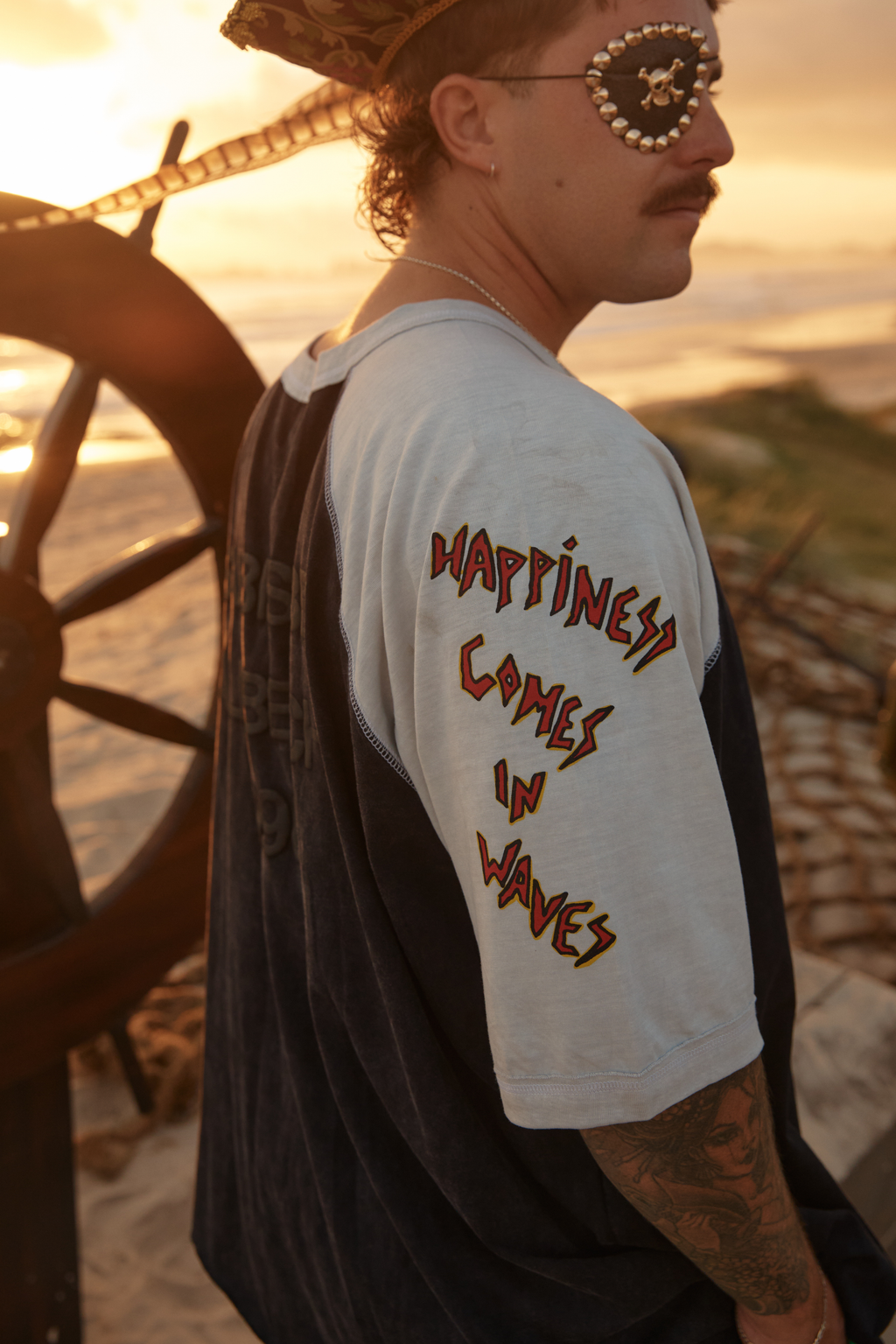 THE STAY WILD RAGLAN TEE - BLACK